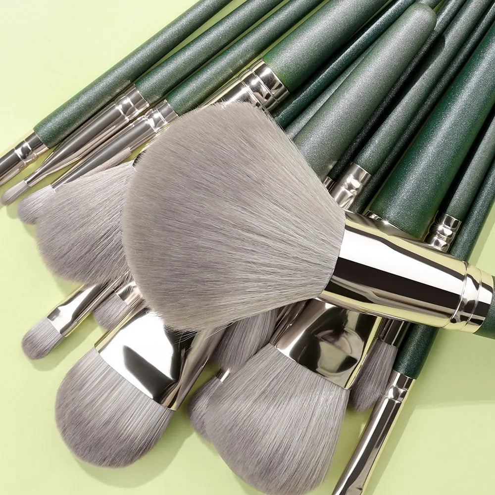 Povei 14-Piece Professional Makeup Brushes Set for Beauty Essentials